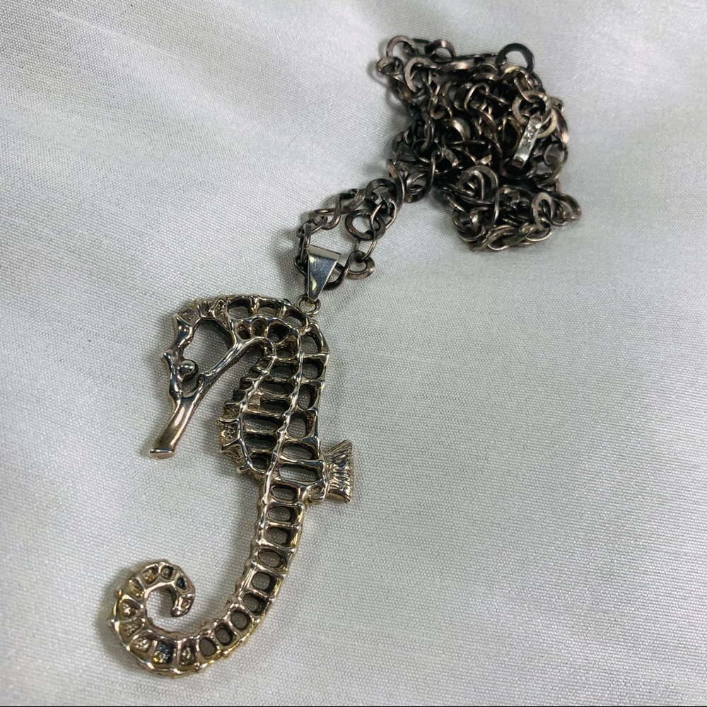 Sterling seahorse pendant